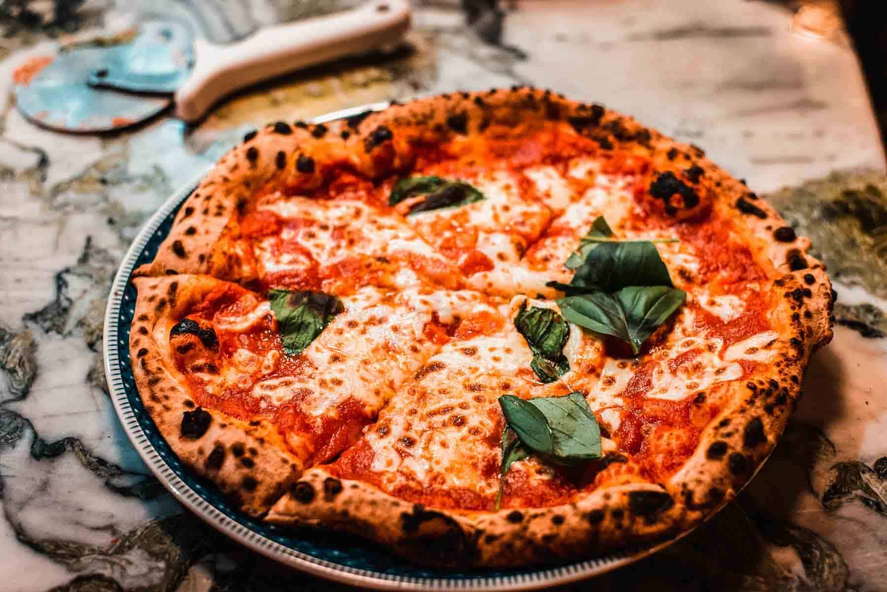 ¿Qué hace especial a la pizza siciliana?