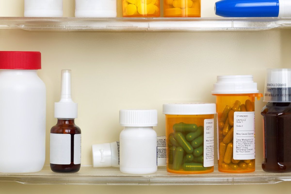 repisa con Medicamentos